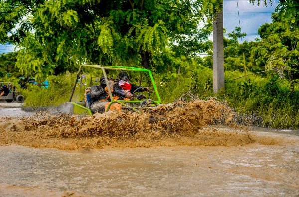 Aventura en Buggy Punta Cana: Cenote - Playa Macao y Degustacion de Mamajuana - Imagen 9